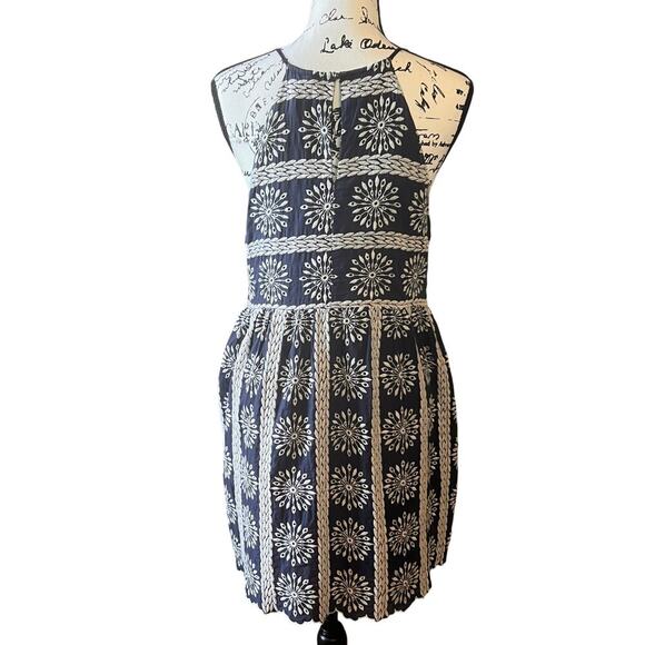 NWOT Entro Mini‎ Embroidered Blue White Mini Dress Women's Size Medium - Picture 6 of 8